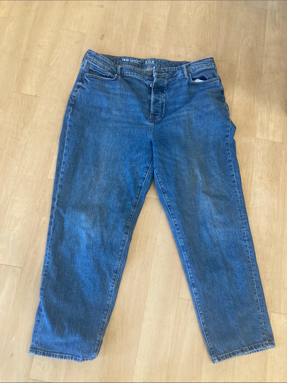 a.n.a Women's Boyfriend Jeans in Medium Blue Wash